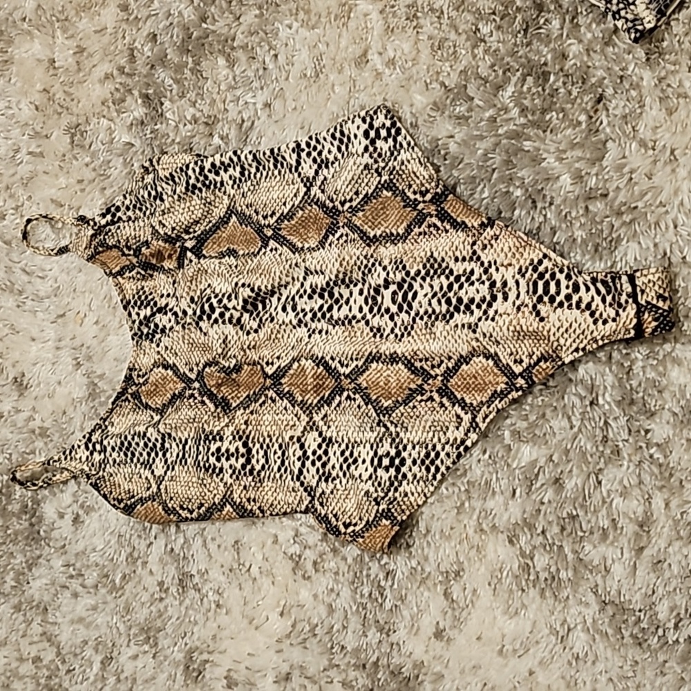 Fashion Nova Snakeskin bodysuit